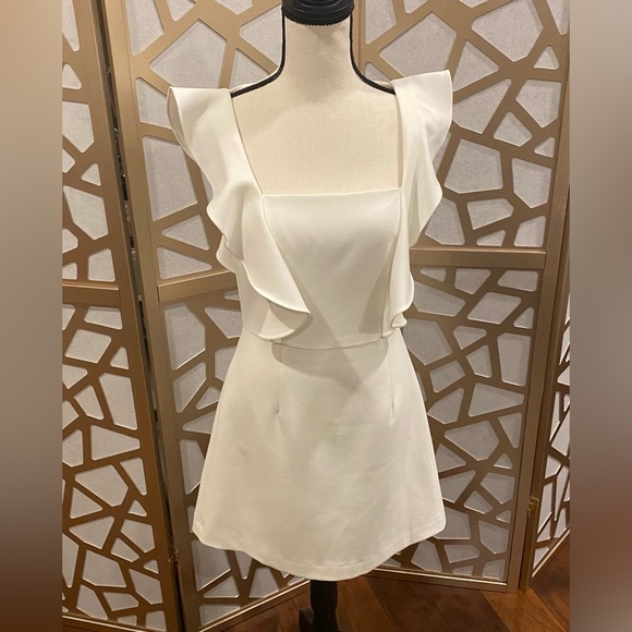 French Connection Dresses & Skirts - Women’s off-white dress size 6